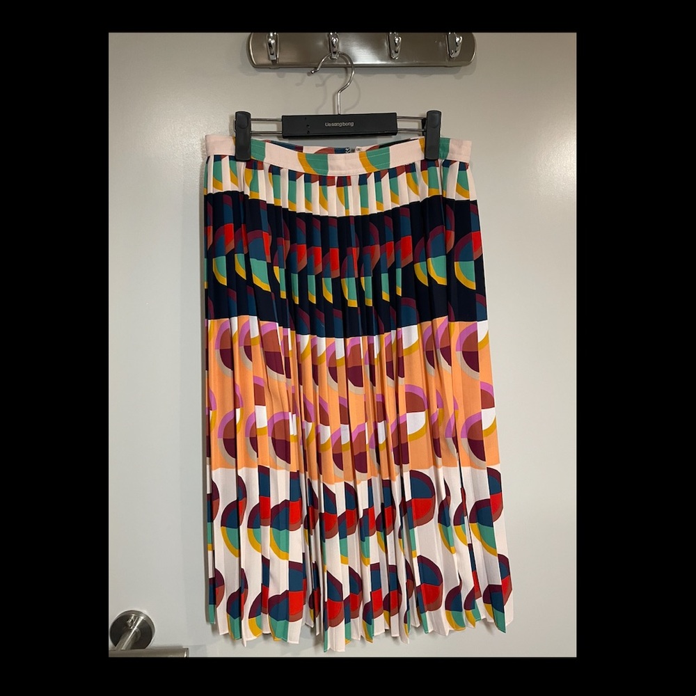 Jcrew 365 multicolor pleated a-line midi skirt. Size 6